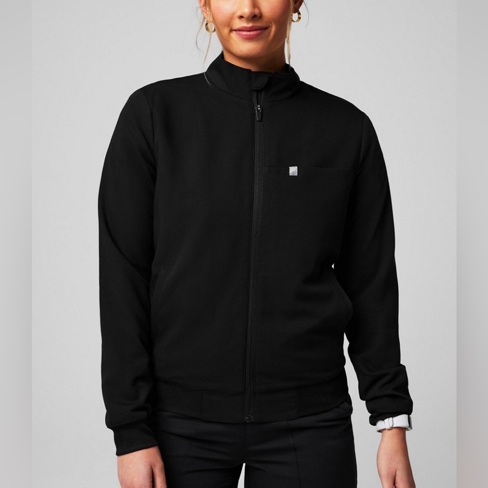 Fabletics Daily Scrub Jacket in Black XS